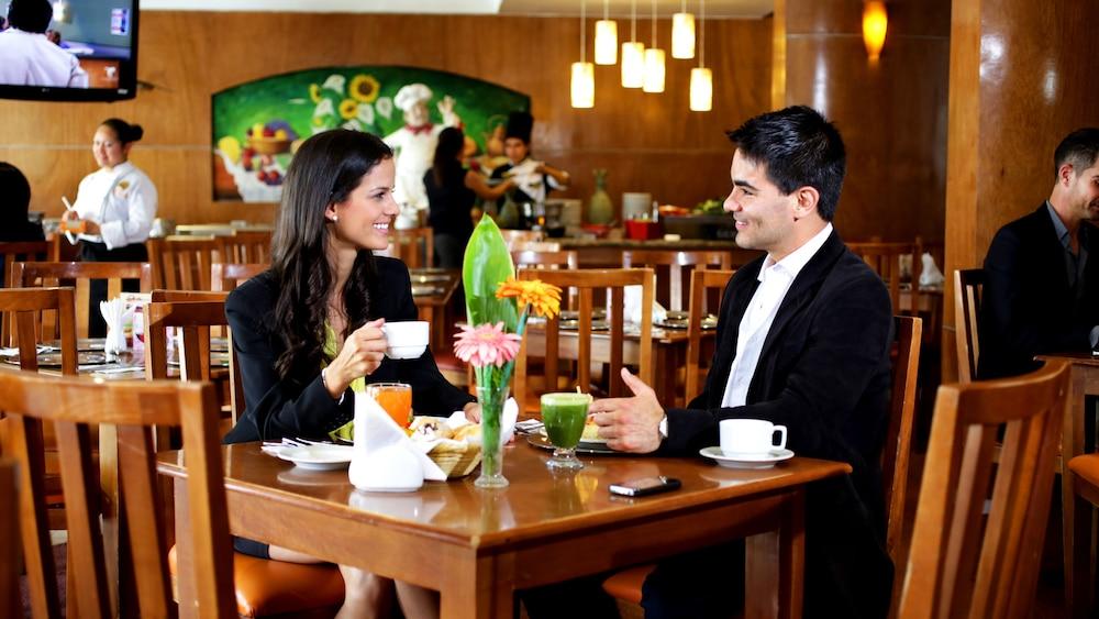 Hotel Ciros Pachuca Экстерьер фото